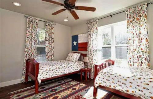 Private Pool & Hot Tub! Charming Hill Country Home Minutes to Wineries/Shops! - Foto 19