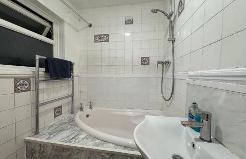 Redhill Gatwick Serviced Accommodation - Foto 14