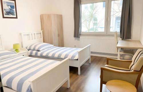 near Düsseldorf Messe and Airport, two Bedrooms, Parking, Kitchen and Garden - Foto 14