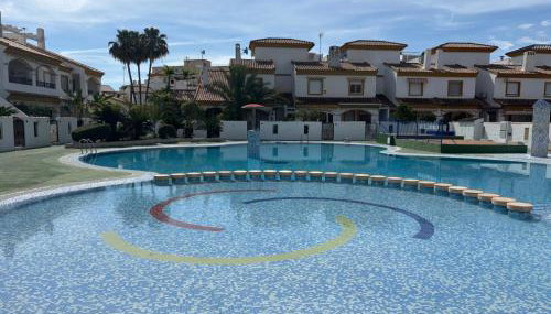 MET Oliva Nova Playa chalet grande con jardín a 5 minutos de MET y a 3 de la playa - Foto 3