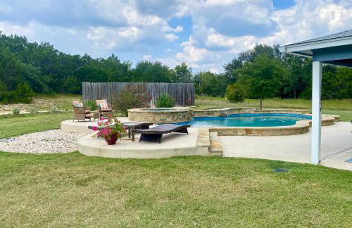 Hill Country Escape Family Home with Outdoor Oasis - Foto 1