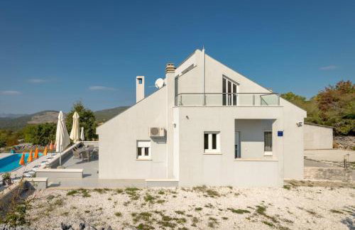 Rustic Villa Florice with a pool - Photo 65