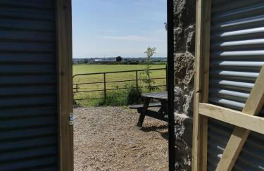 Cosy Couples Retreat at THE COOP with Hot Tub - Foto 16