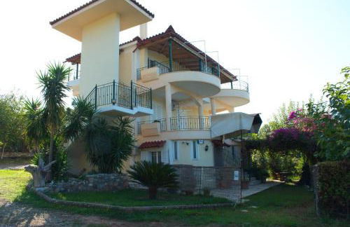 ELGEORGE HOME - Photo 1