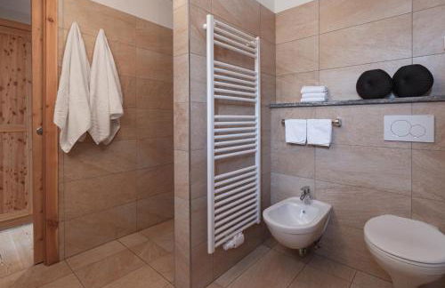 Chalet Tyrolian Apartments - by Familiaris - Pools 500 meters - Foto 19