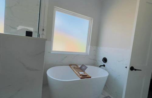 Gray Lux Hse 3BR 3 and half Ba MedCenter DownTWN HotTub - Photo 65