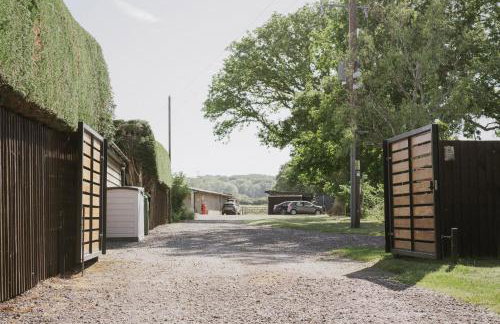 Coach House - Photo 15