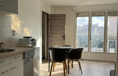 Appartements proches CDG Le Bourget dans maison francilienne typique - Foto 1