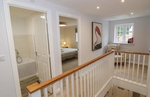 Silverstone Paddock Retreat - Photo 17