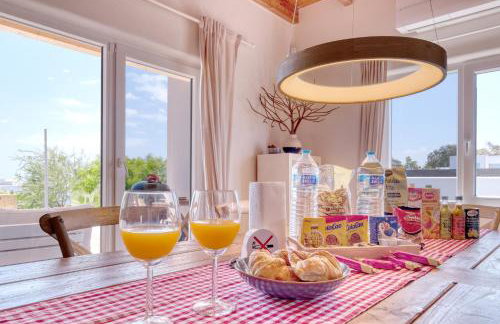 Chalet Emily Alpine Chic with Hot Tub and Ocean View By Lanzarote Vacation Homes - Foto 48