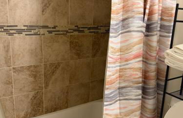 Cozy Kirkland Home in Prime Location - Foto 11