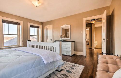 Pet-Friendly Home Grill and Fire Pit in Manhattan - Foto 21