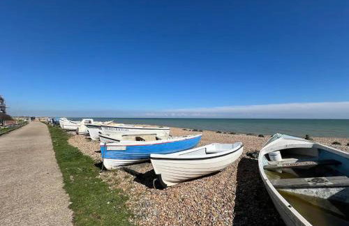 Beachfront Bliss at Laughing Water - Pass the Keys - Foto 41