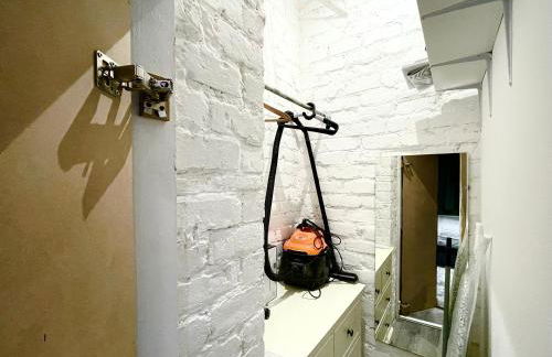 AdeamStays provides Beautiful centrally located 1 and 2 bed apartments on Liverpools Boulevard - Foto 28