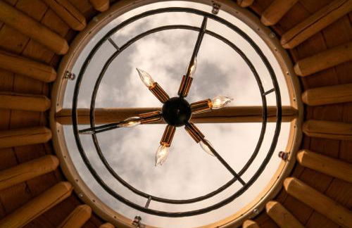 Deluxe Yurt Rental Ideal for Glamping near Austin - Foto 15