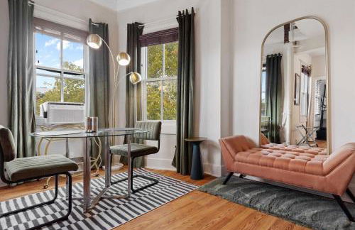 Chic 1-BR Loft Nestled Between Dupont & Logan - Foto 1