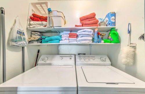 Scenic Hideaway with Deck and Grill about 6 Mi to Ruidoso! - Foto 23