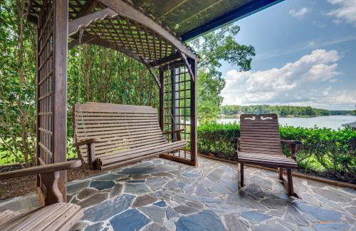 Luxe Lake Sinclair Living Private Dock and Beach! - Foto 31