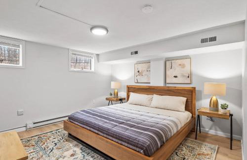 Stylish and Accessible Six Bedroom Home in Wexford/Pittsburg With Kids Amenities - Foto 31