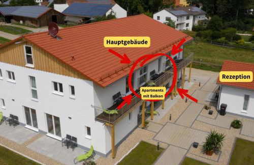 Holledau-Apartments - FeWo bis 5 Pers - getrennte Betten möglich - Vollausstattung - 24h Checkin - wöchentl Reinigung u Wäschewechsel - Waschmaschine u Trockner - WLAN - Minibar - XXL Parkplätze - Garten - ruhige Lage - Foto 11