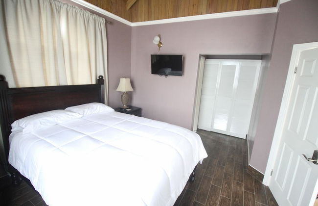 Summer Breeze Vacation Home - Photo 16