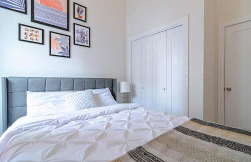 City Views and Convenient 3BR Suite for Group of 8 Guests Near McCormick, Shedd Aquarium, Museum Campus & Navy Pier - Foto 6