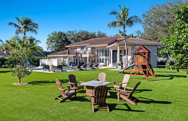 Luxurious 7-Bedroom Villa with Pool & Games - Foto 78