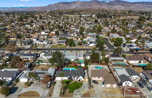 Sleeps 12 - Hot Tub - Pool - Game Room & Fire Pit! - Foto 63