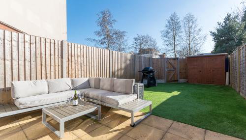 Castle Townhouse Kenilworth - Private Parking - 24 Hr Gym Access - Town Centre - Foto 5, Garden