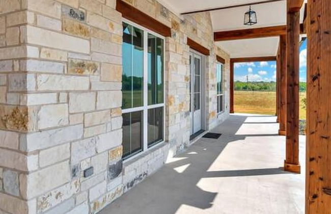 New Luxury Texas Farmhouse - Photo 66
