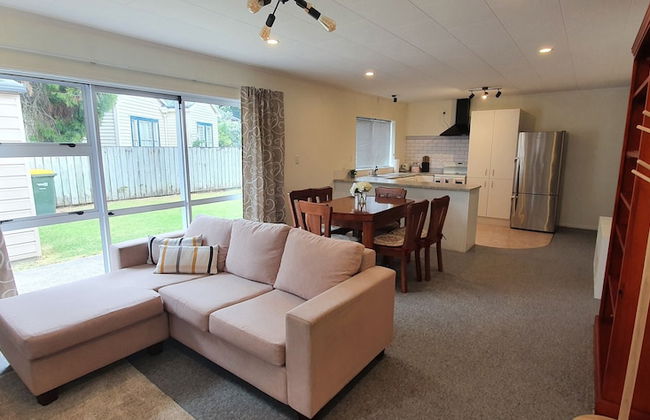 Cheerful 3BR Home - Free WiFi & Netflix - Foto 1