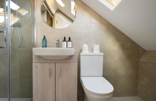 Beighton - 3 Bed Spacious Home with FREE Parking, Great for Groups & Families - Hosted by Stay Host Save - Foto 37