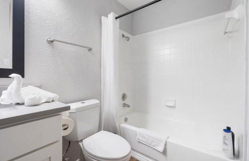 Furnished Apartments in University Hills - Foto 18