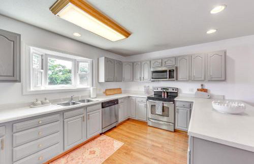 Chic Morgantown Vacation Rental - 2 Mi to WVU! - Foto 3