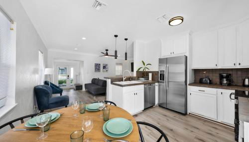 Escape to Newly Remodeled Home in the Heart Fort Lauderdale with Private Pool - Foto 3, stove, dishwasher