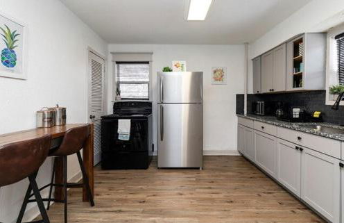 Spacious 9BR Home Ideal for Groups Near Downtown - Foto 14