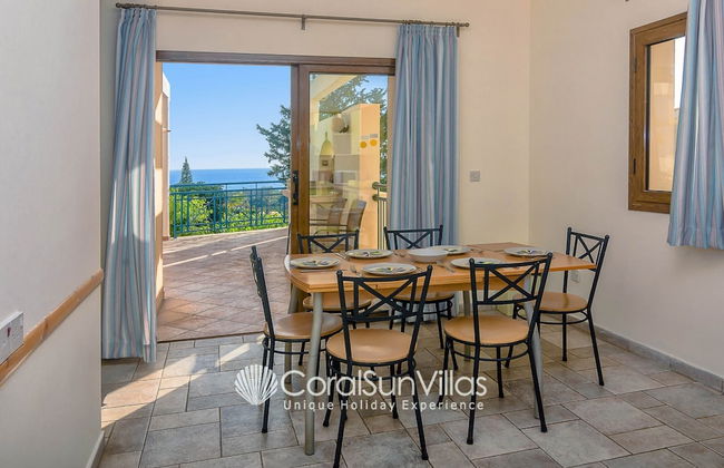 Wonderful Quiet Area, Completely Privacy, Large Private Pool, Colourful Garden - Foto 45