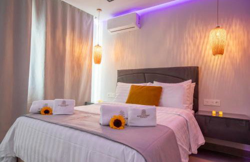 Apartamento de Lujo con Jacuzzi Privado, Piscina y Vistas al Mar - Foto 28
