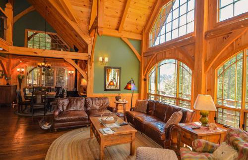 Luxury Riverfront Lodge - Sleeps 12, VIEWS, Fireplaces, Dogs OK - Photo 25