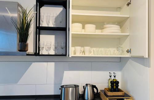 Charmantes Apartment mit Balkon - Küche - SmartTV - Foto 16