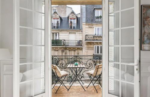 Haussmannian and Central - Montmartre and Sacré-Coeur - Photo 2