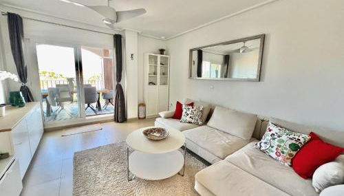 Stunning front line apartment with golf and mountains view - Foto 2