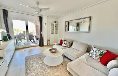 Stunning front line apartment with golf and mountains view - Foto 2