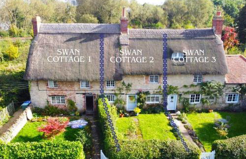 Swan Cottage 2-Bedroom-Netflix-Parking-Nature-Canal - Photo 57