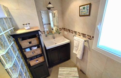 Evans Realty AL Villa & Piscina & Garaje & Playa - Photo 46