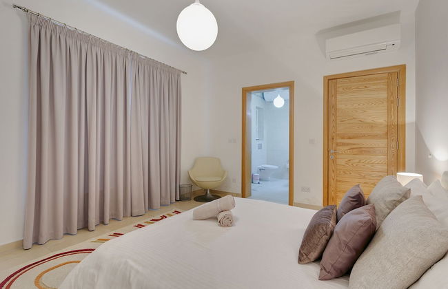 Luxury Apt With Side Seaviews and Pool, Best Location - Foto 4