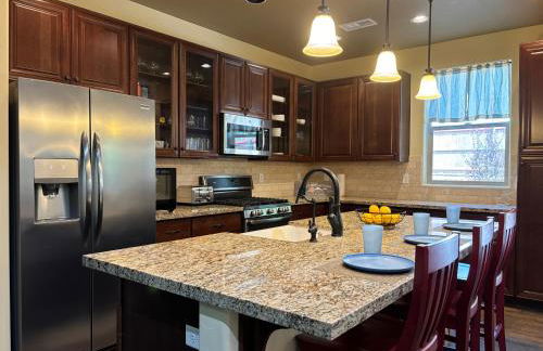 Fun & Peaceful Family Retreat - Photo 2