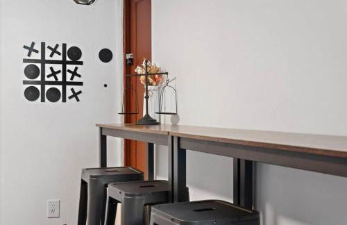 Cozy Southside Pitt home w/ Pool Table +Yard - Foto 6