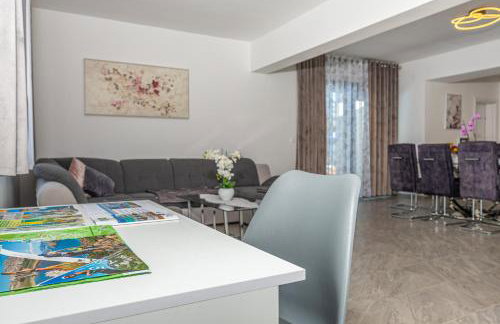 VILLA NINA MALINSKA 150m FROM THE BEACH, SWIMMING POOL - Foto 18