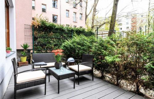 90sqm 2BR Design Gem - outdoor terrace - Photo 25